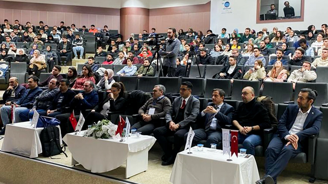 Selçuk Üniversitesinde ‘Yazılım Teknolojilerinde Girişimcilik, Dijitalleşme ve İnovasyon’ konuşuldu